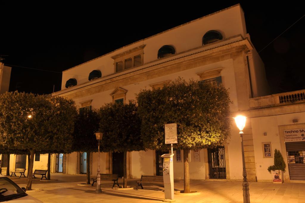 Palazzo Agrusti - Residenza D'Epoca Bed and Breakfast Alberobello Eksteriør billede